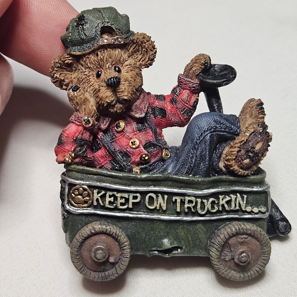 Boyds Bears Keep On Truckin Bear Brooch Red Plaid Flannel Resin Figurine Fridge